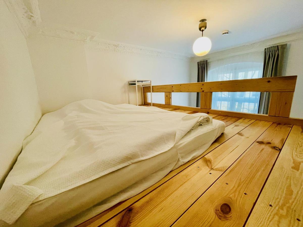 Stylish Design Very Close To Kurfurstendamm At Savignyplatz Appartement